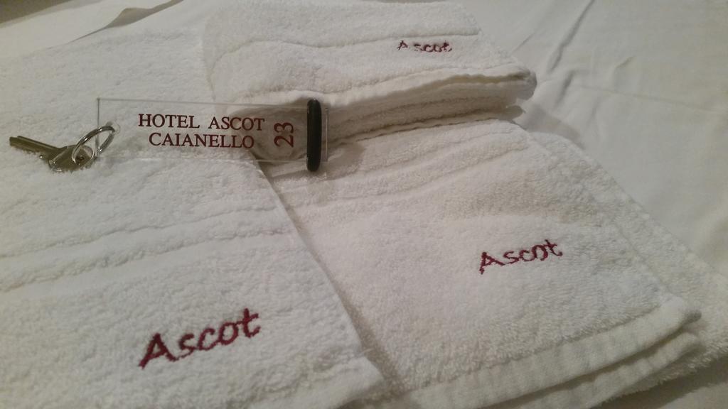 Hotel Ascot Caianello Oda fotoğraf